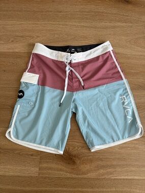 RVCA Men’s Mauve & Light Blue Colorblock Swim Board Shorts